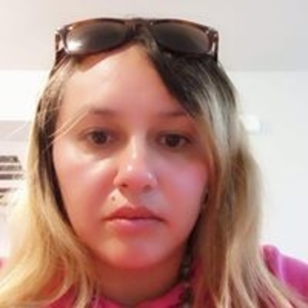 Meet your Posher, Cassandra